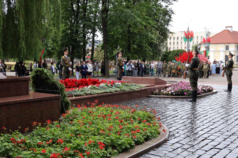 Возложение цветов