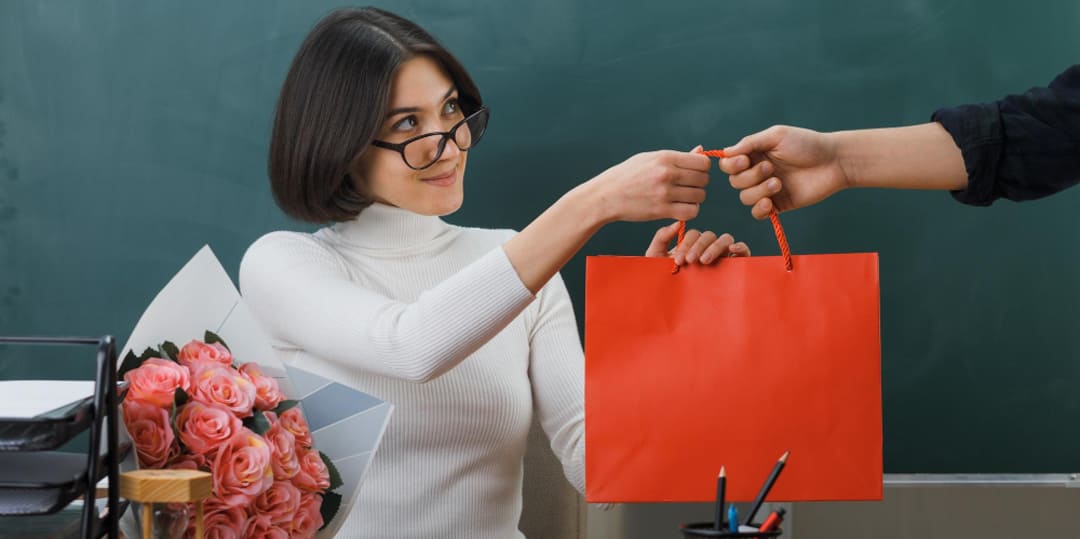 подарок учителю взятка