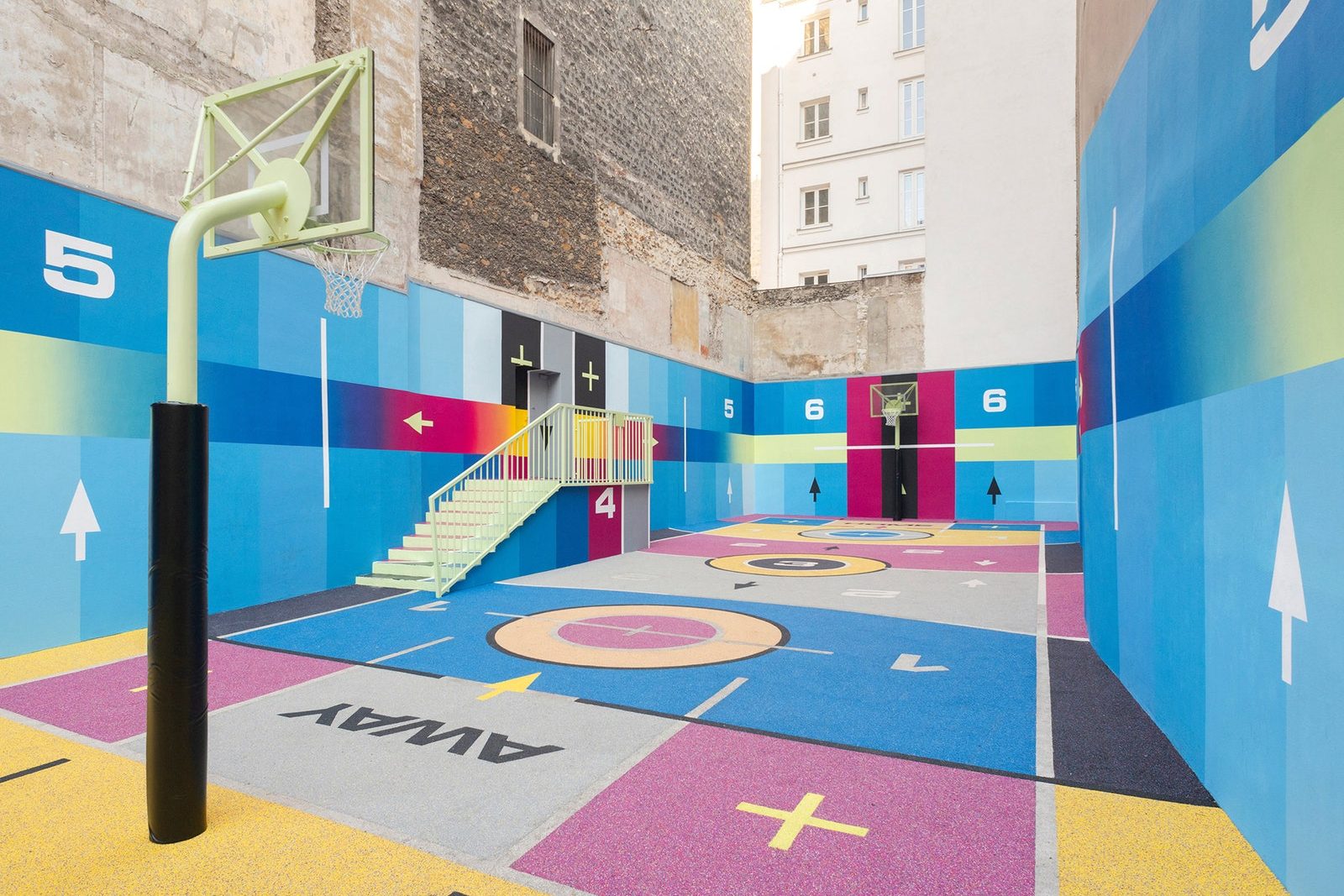 Баскетбольная площадка Пигаль Дюперре