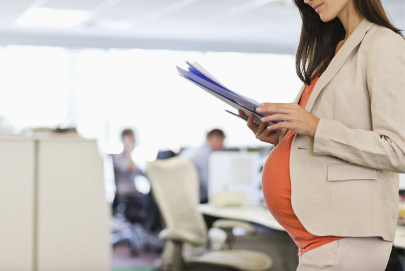 Беременная девушка