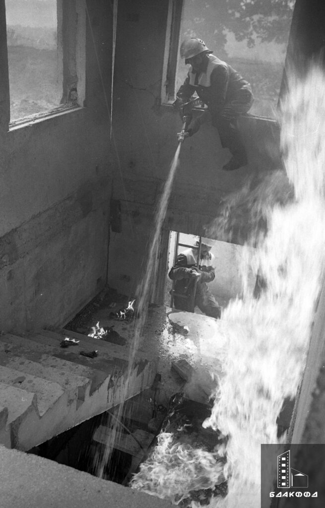 Бойцы школы подготовки младшего и среднего начального состава пожарного охраны МВД БССР