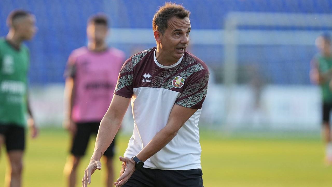 Карлос Алос, сборная Беларуси