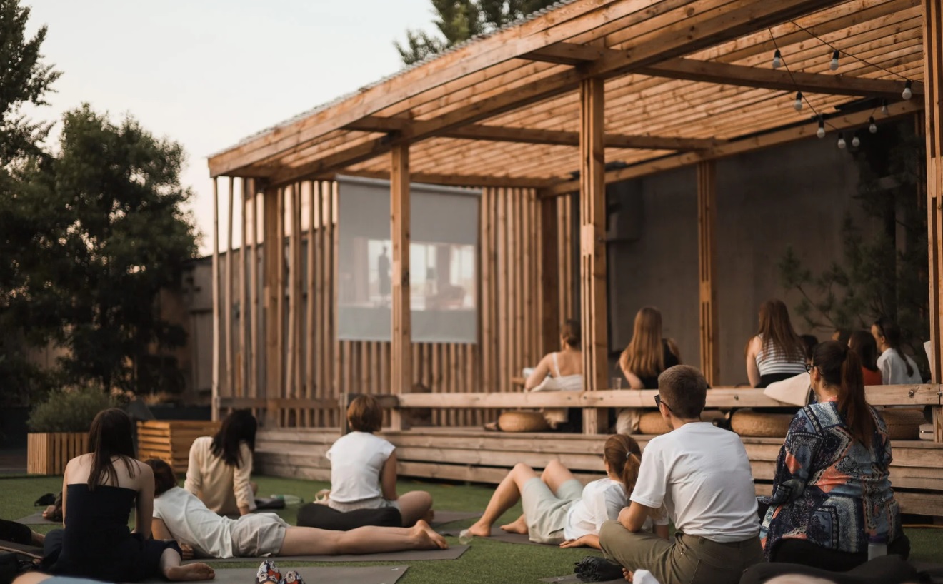 Кинопоказы под открытым небом