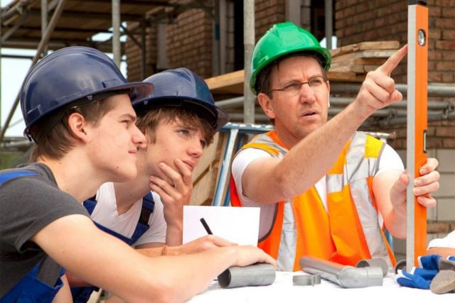 молодой специалист рабочие