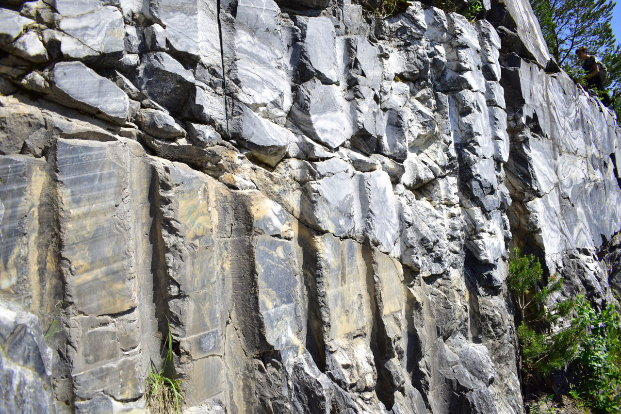 Рускеала мрамор