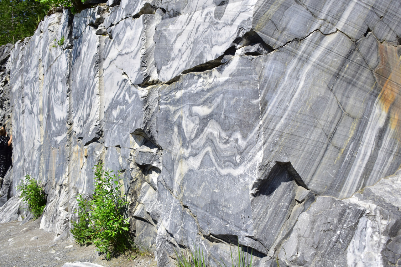 Рускеала мрамор