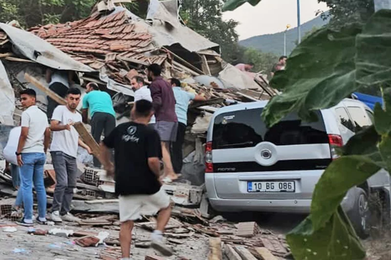 Последствия землетрясения в Турции