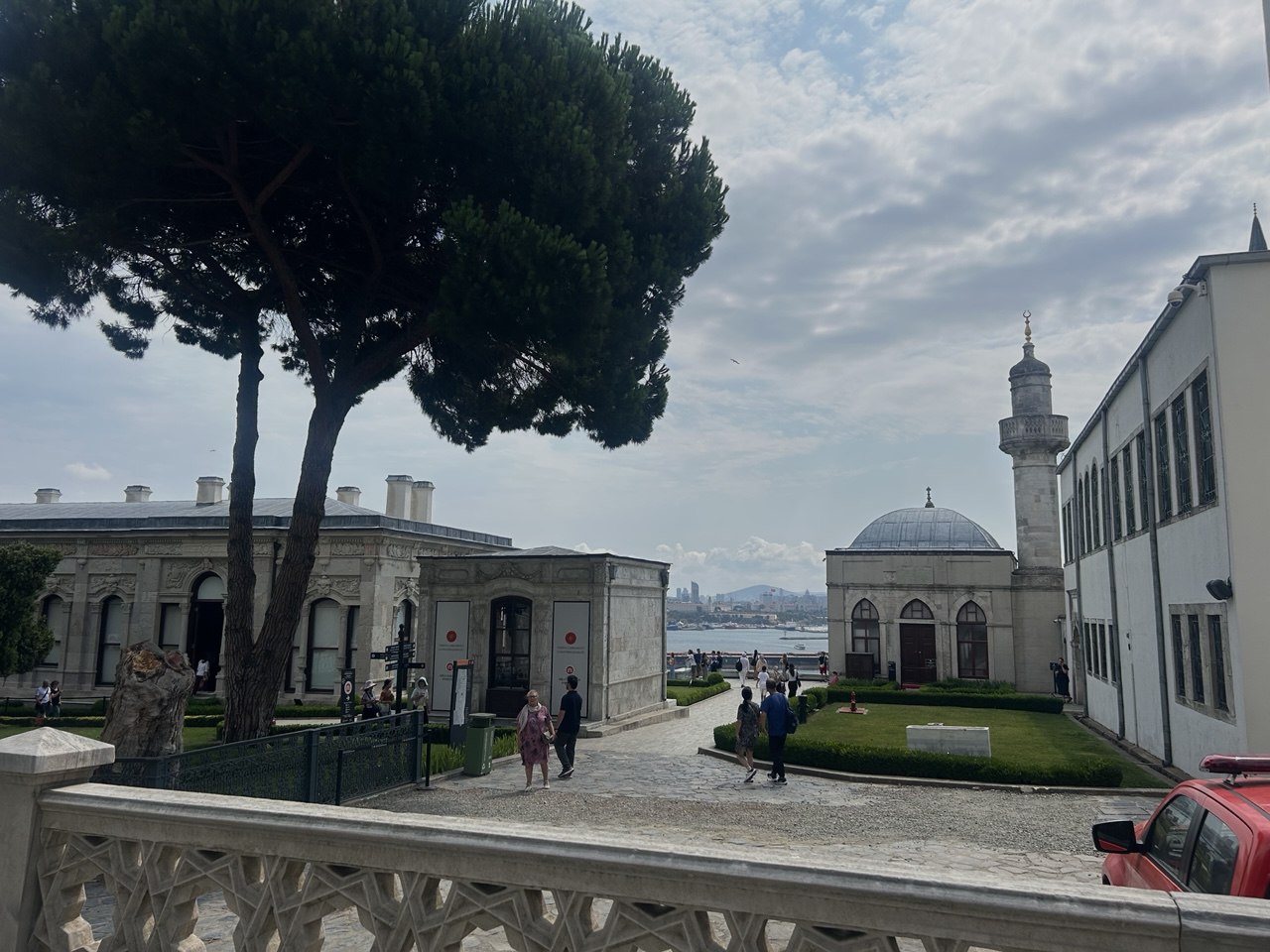 Дворец Топкапы в Стамбуле: что нужно знать, отправляясь в музейный комплекс