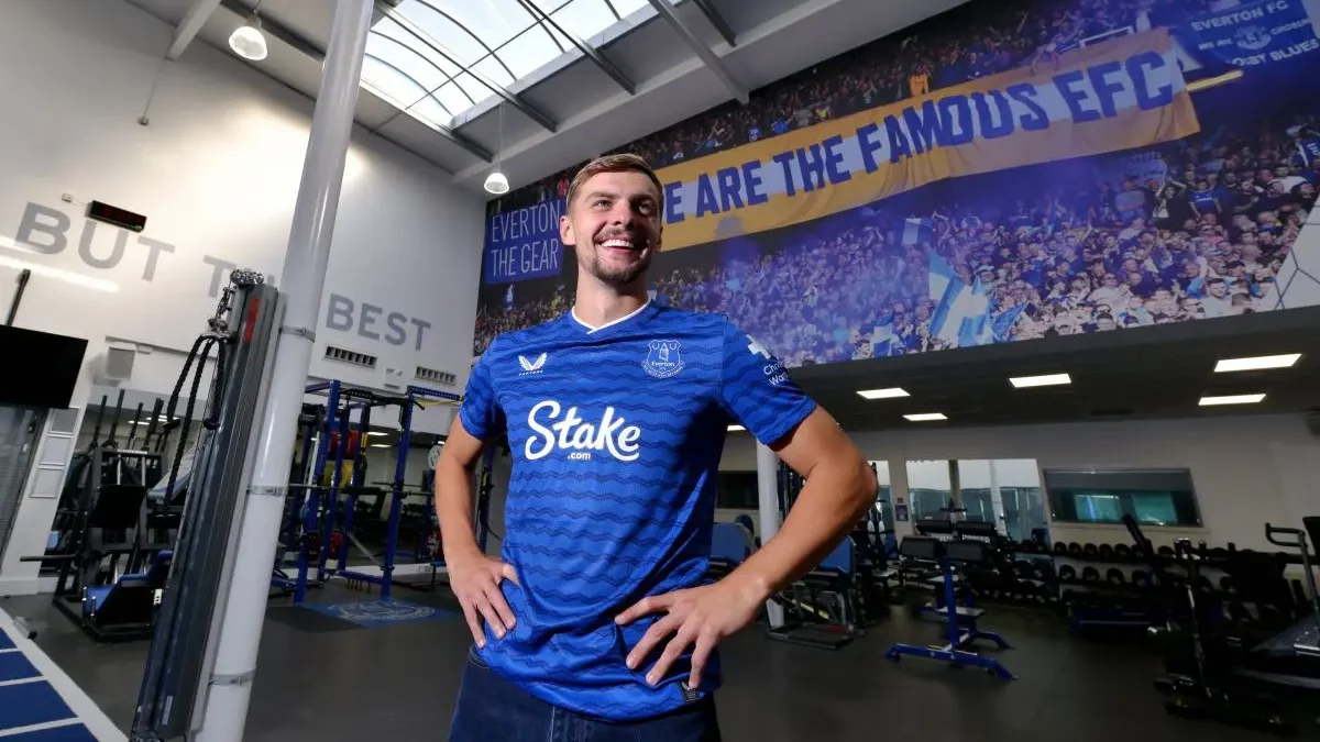 Киран Дьюсбери-Холл