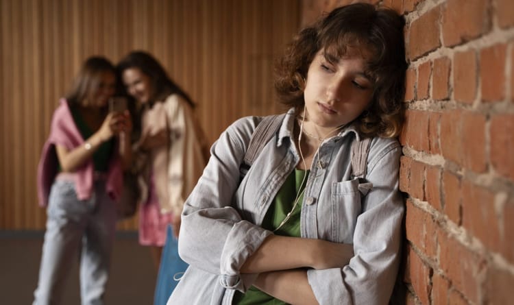 одинокий подросток