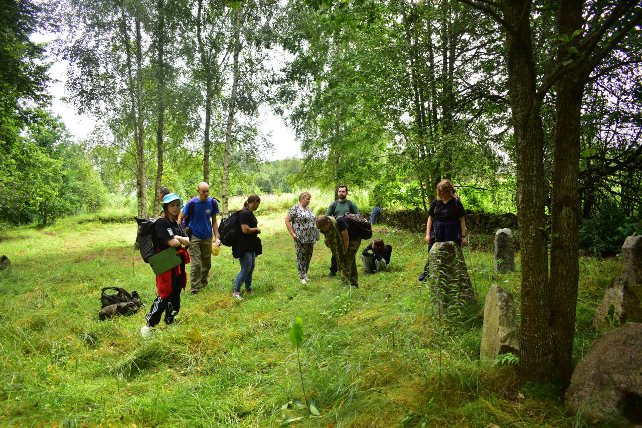 поход туристы туризм Городок еврейское кладбище