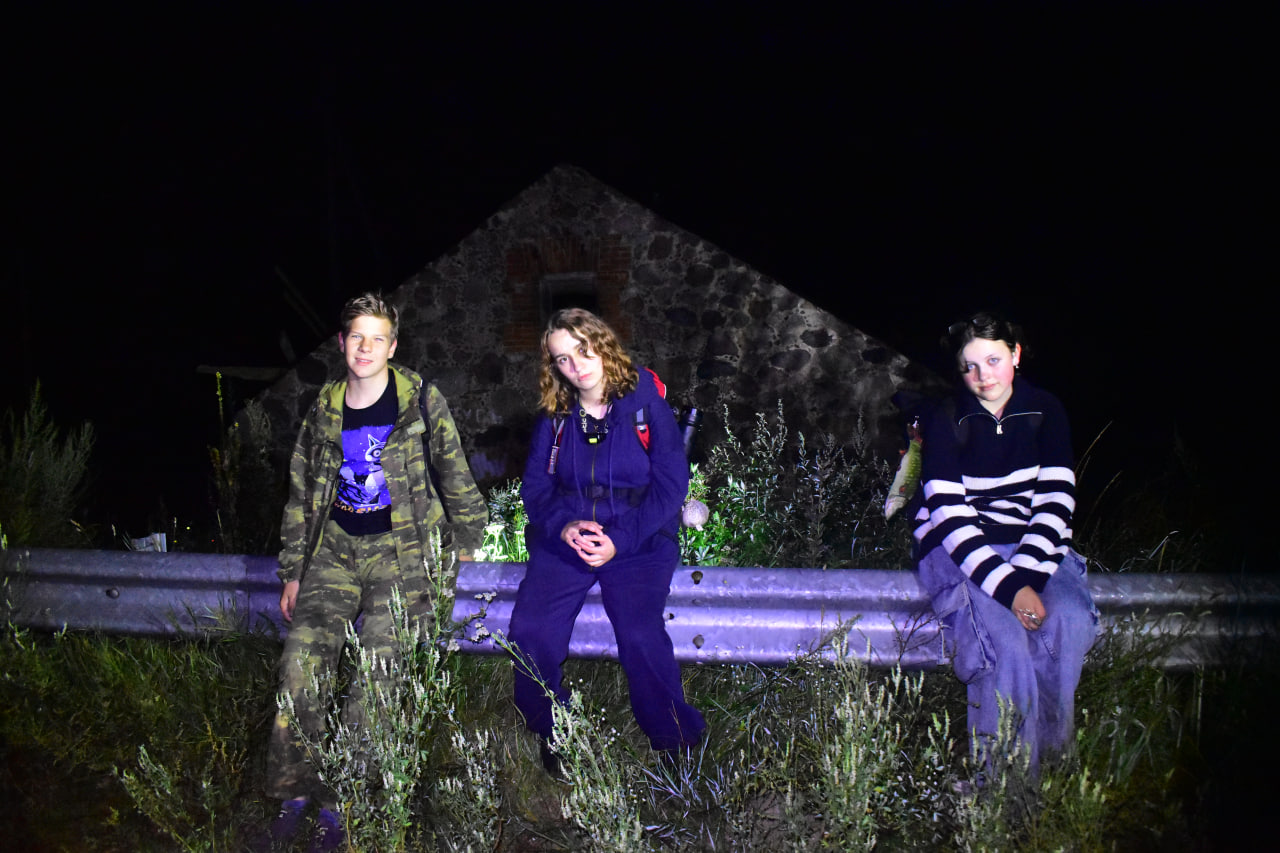 поход туристы туризм мельница