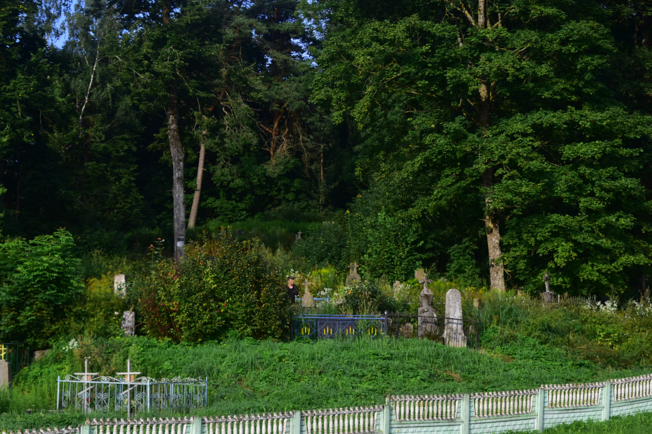 поход туристы туризм кладбище