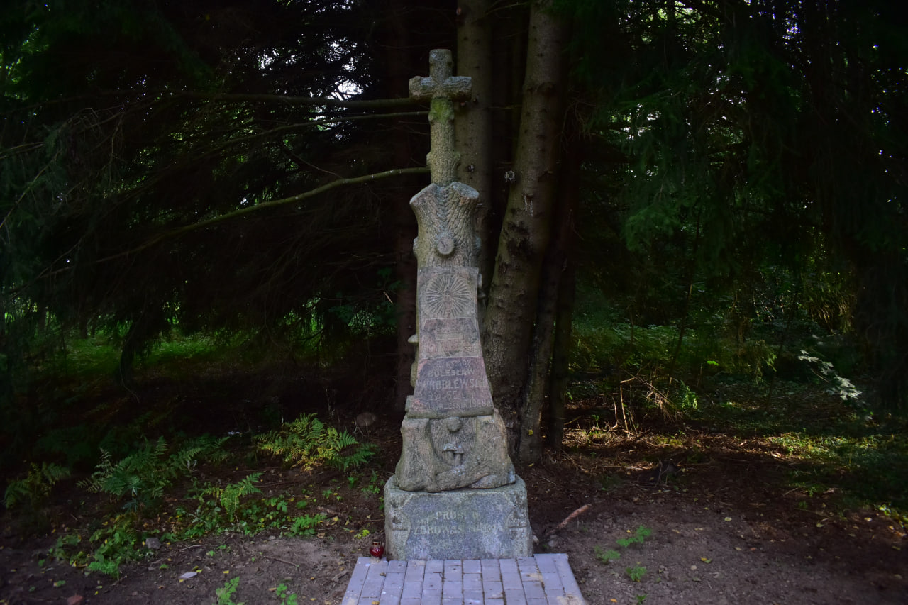 поход туристы туризм памятник