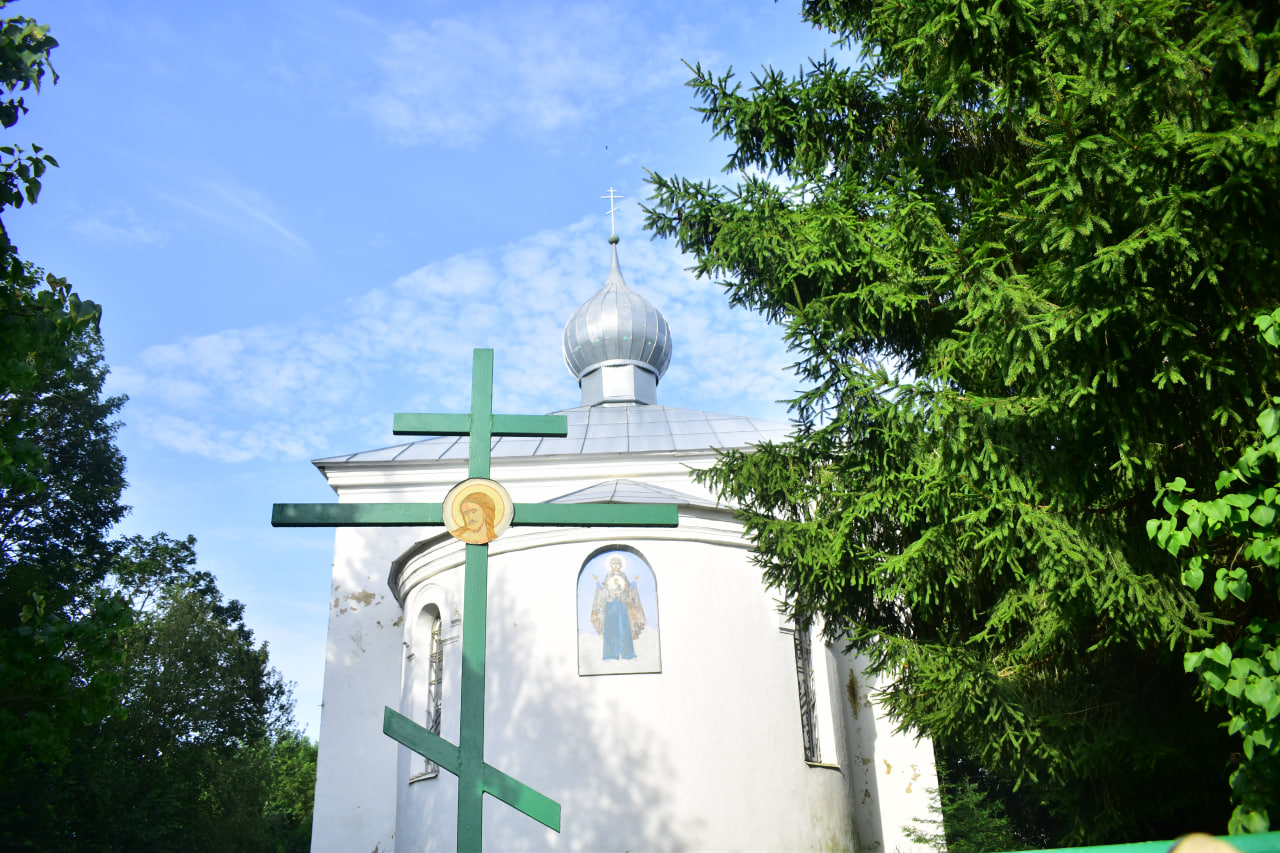 поход туристы туризм Городок храм