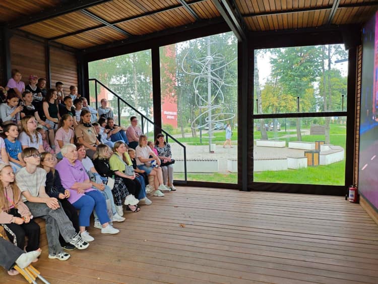 уличный кинотеатр