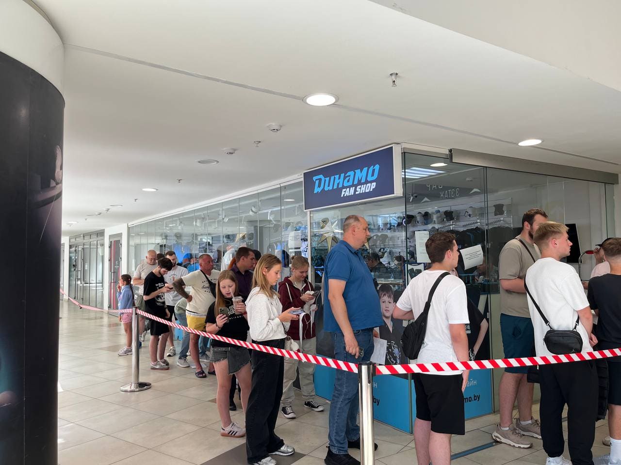Ажиотаж в Минске: болельщики скупают абонементы на хоккей