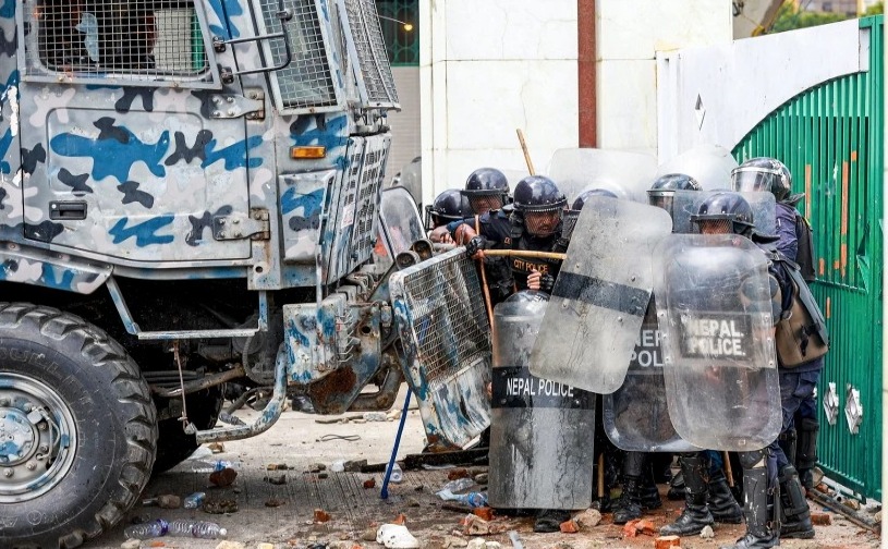 Полиция Непала во время протестов