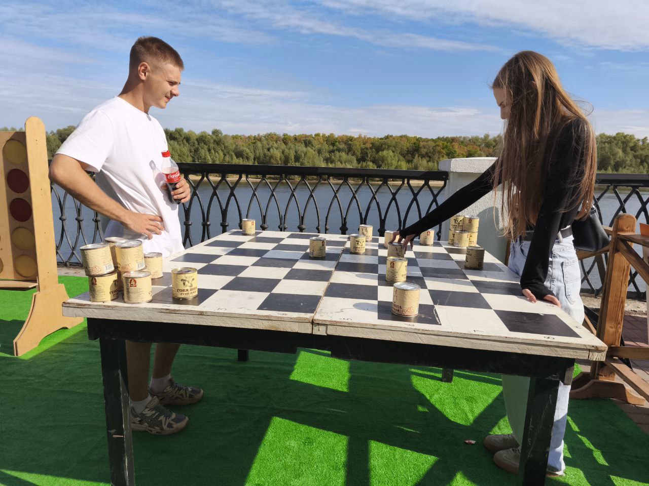 игра на набережной