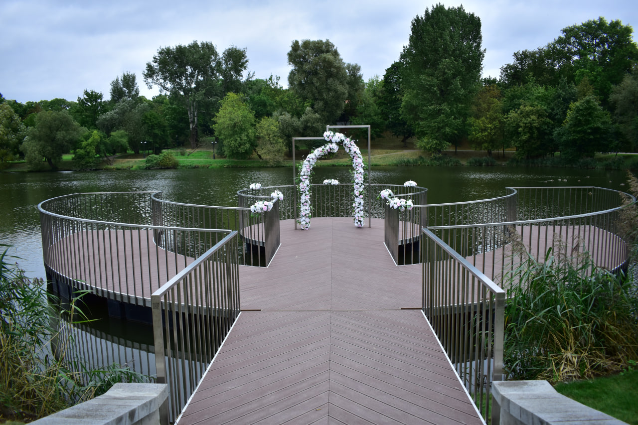 Лошицкий мостки зона для регистрации брака