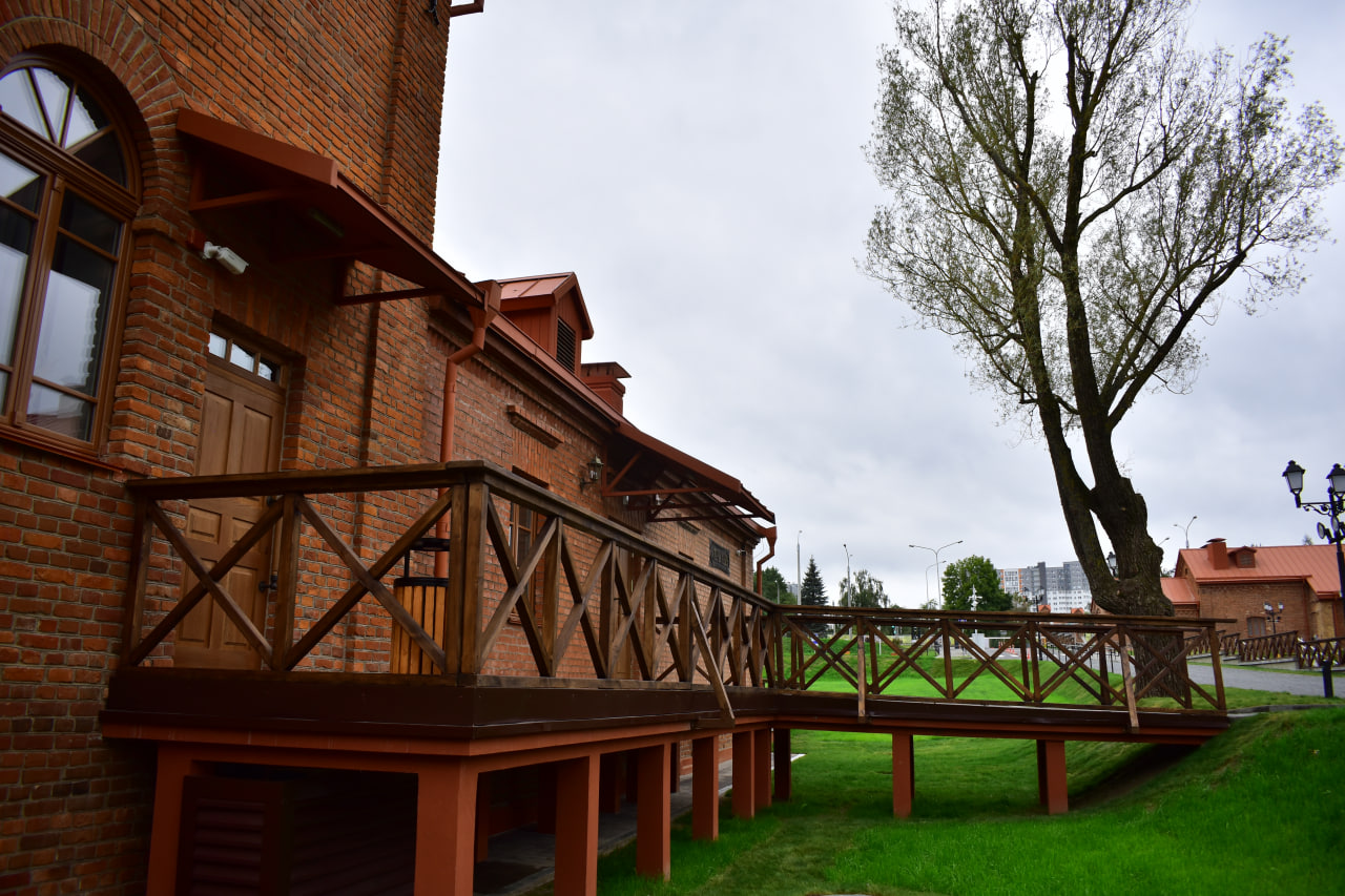 Лошицкий постройка