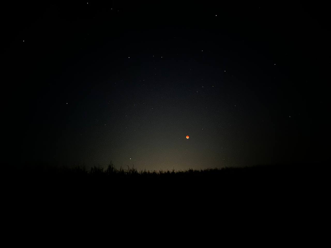 кровавая луна пейзаж