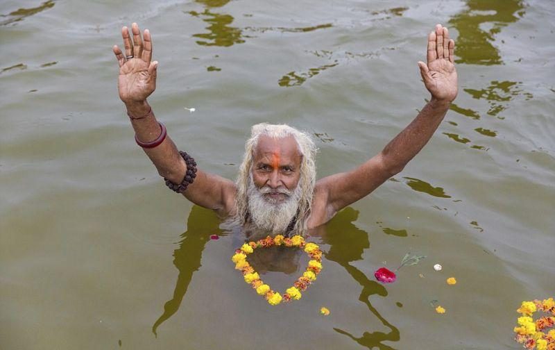 Мужчина монах-аскет