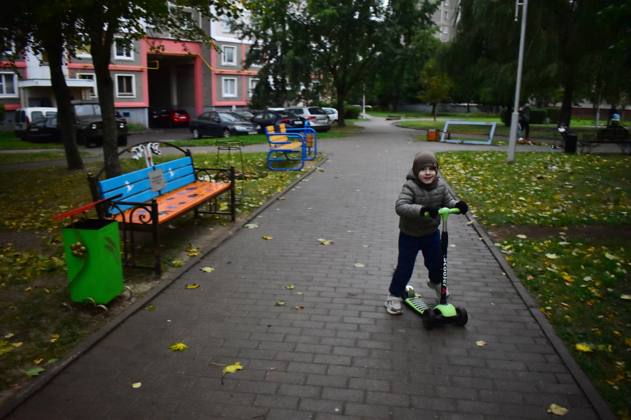 зона отдыха ребенок самокат
