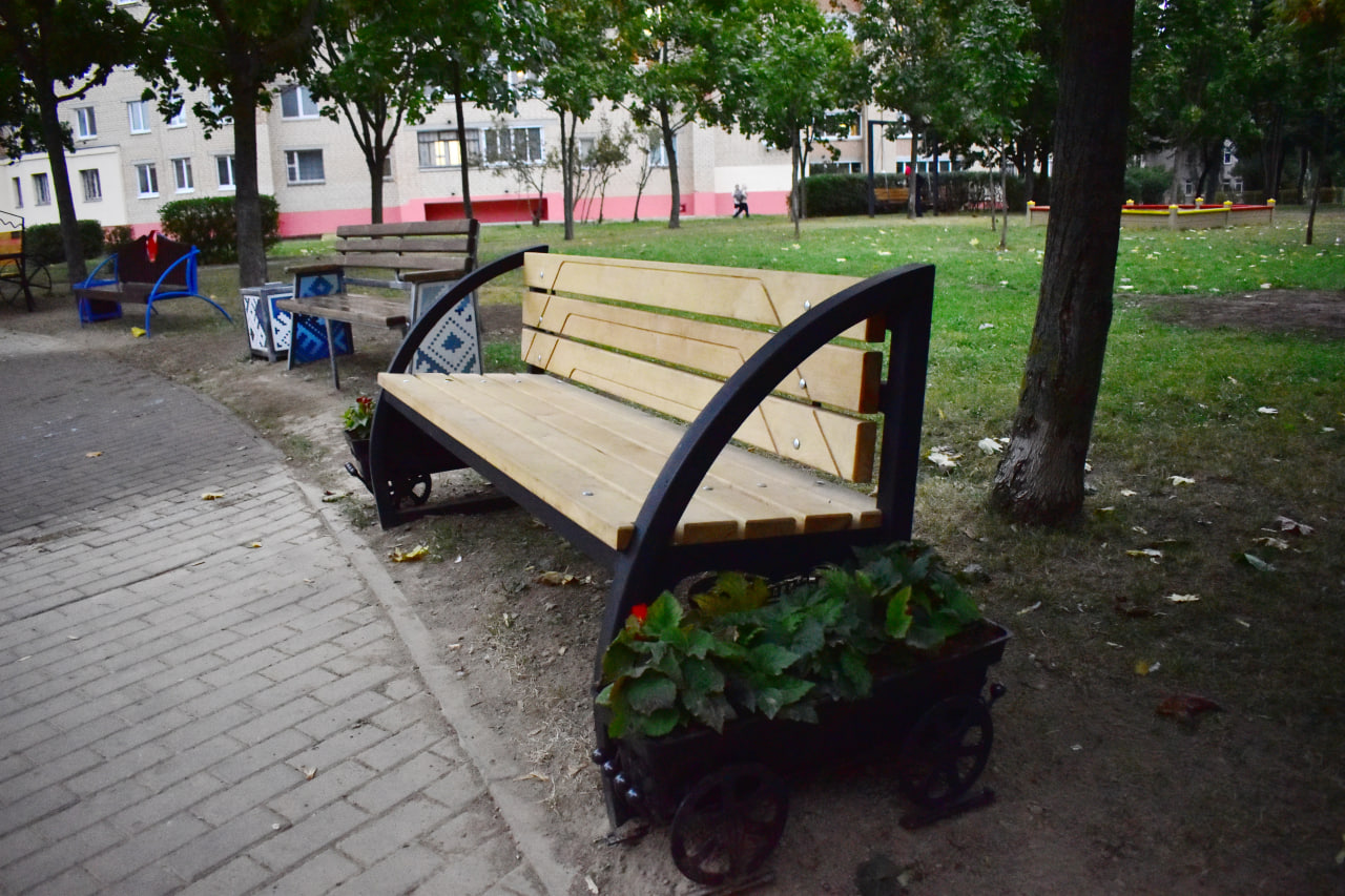 зона отдыха скамейка дорожка