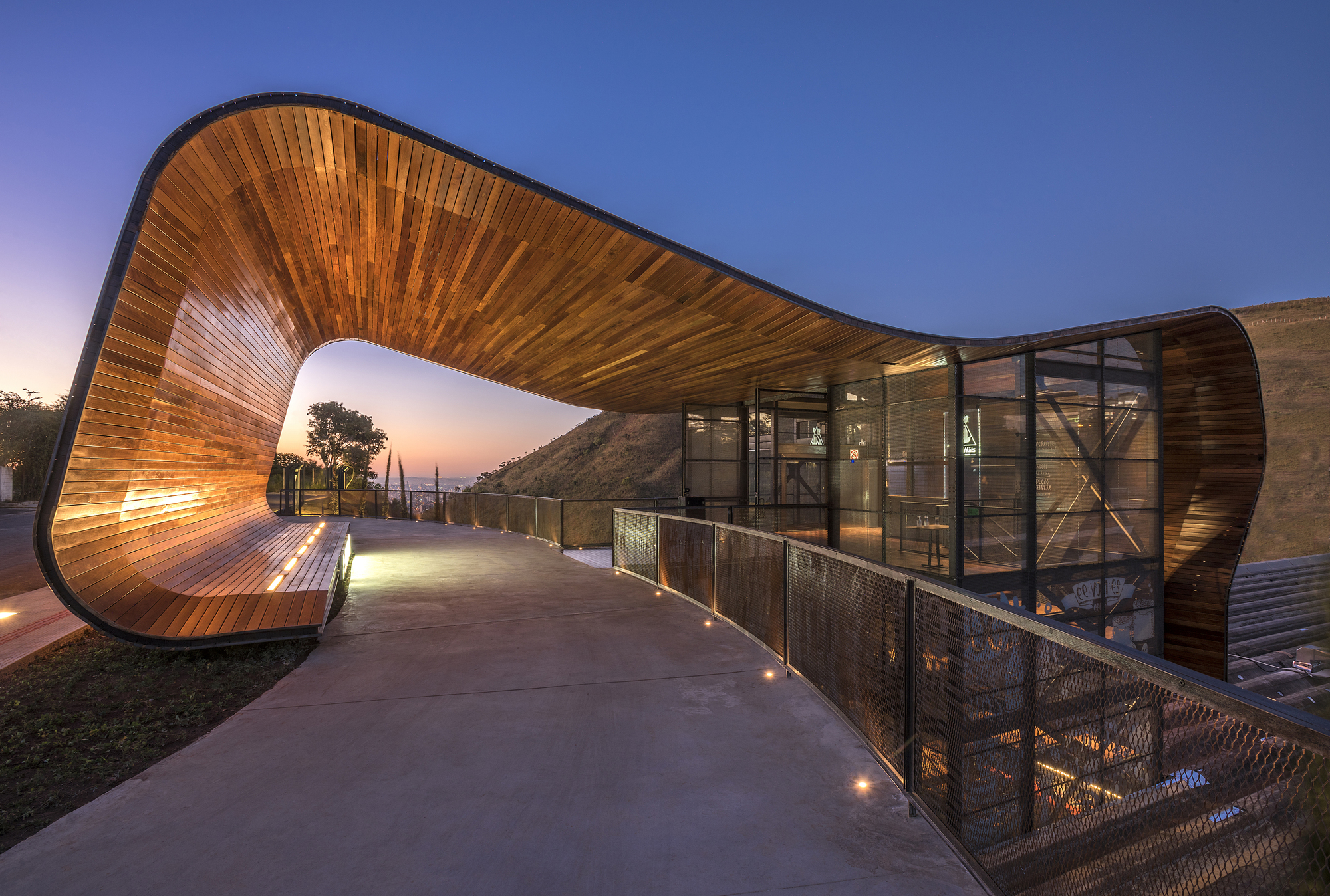 Пивной Ресторан Atelie Wals (Ольюс-Д'Агуа, Бразилия)