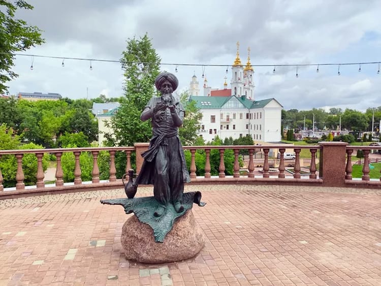 Памятник старику Хоттабычу знаменитые уроженцы Витебщины