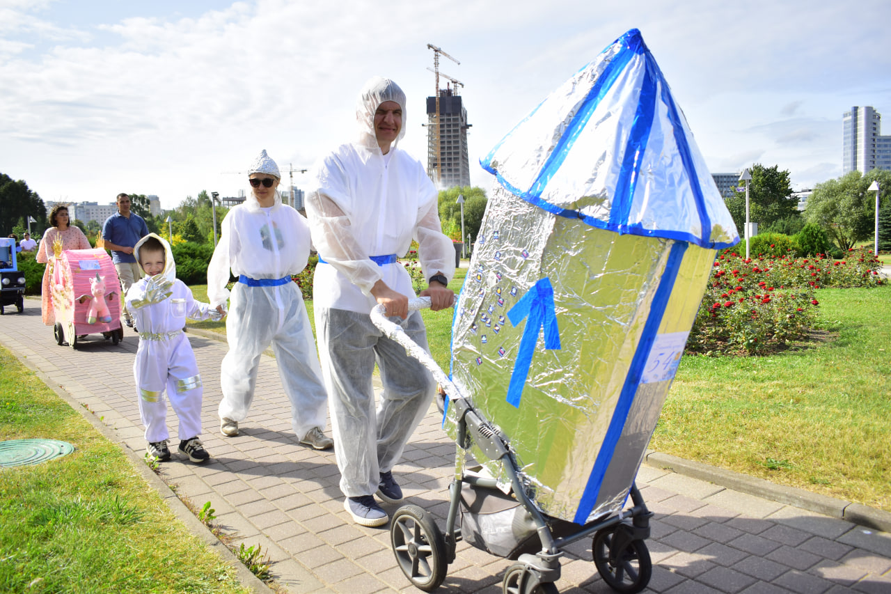 парад колясок