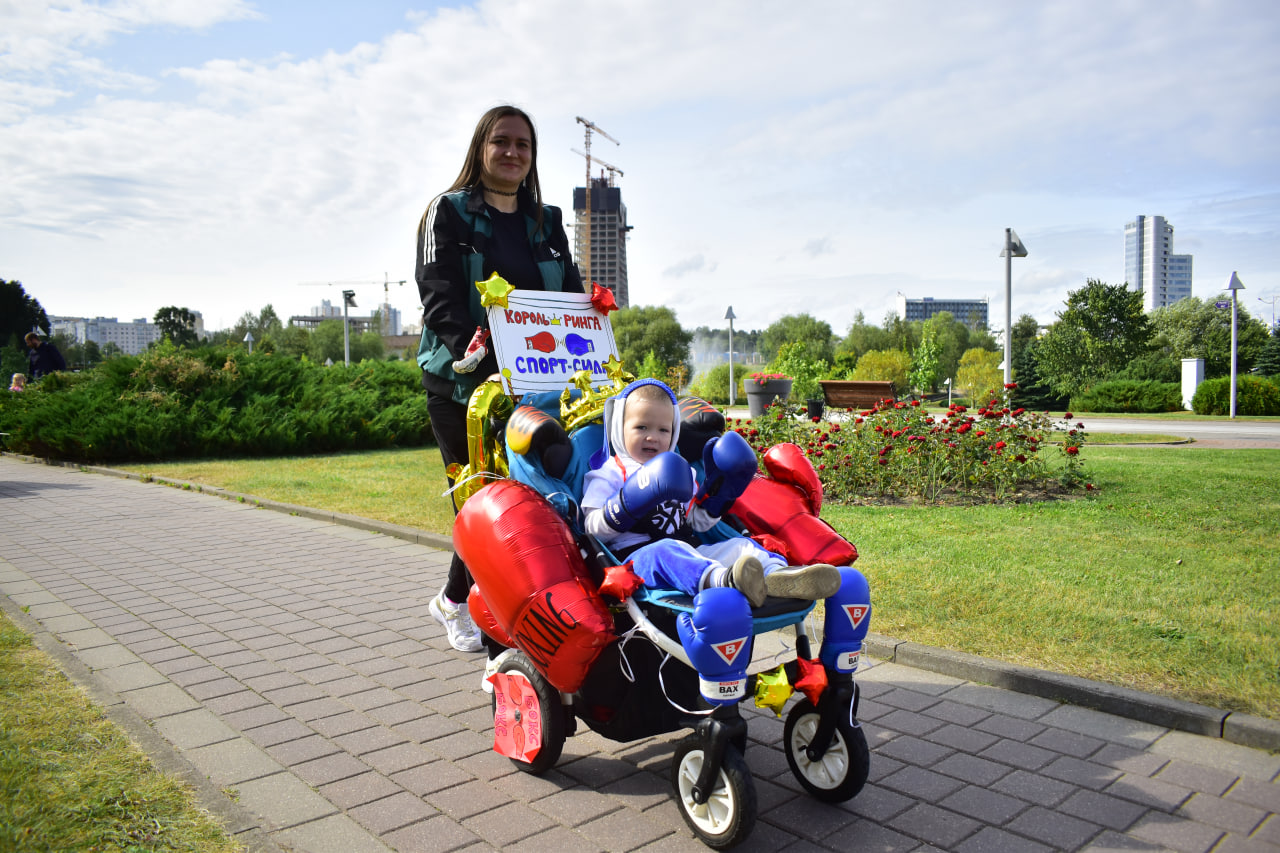 парад колясок