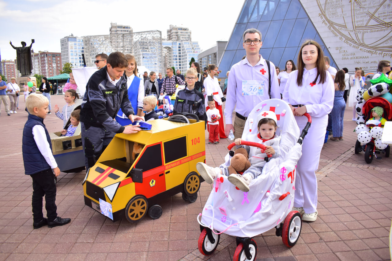 парад колясок