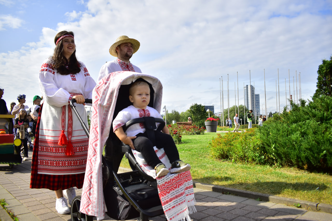 парад колясок