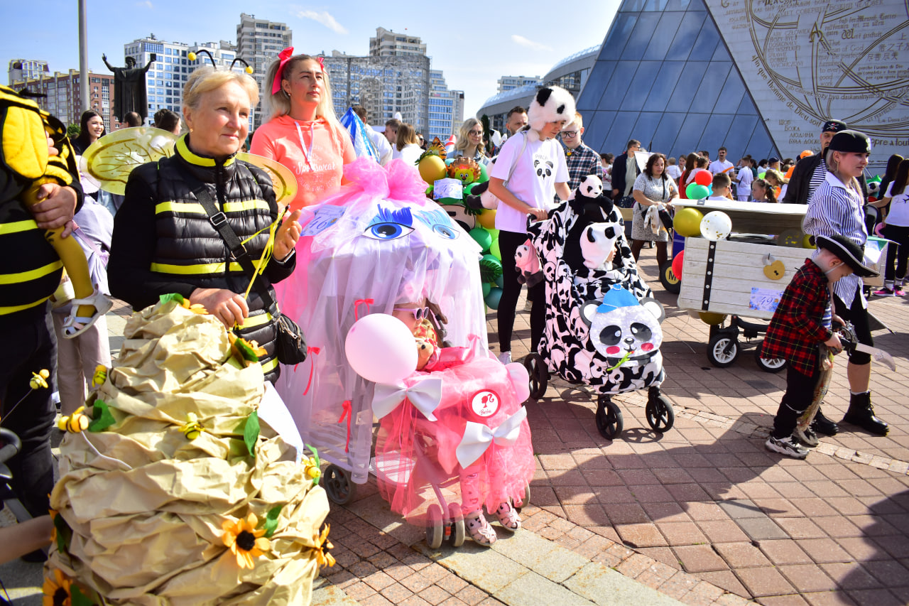 парад колясок