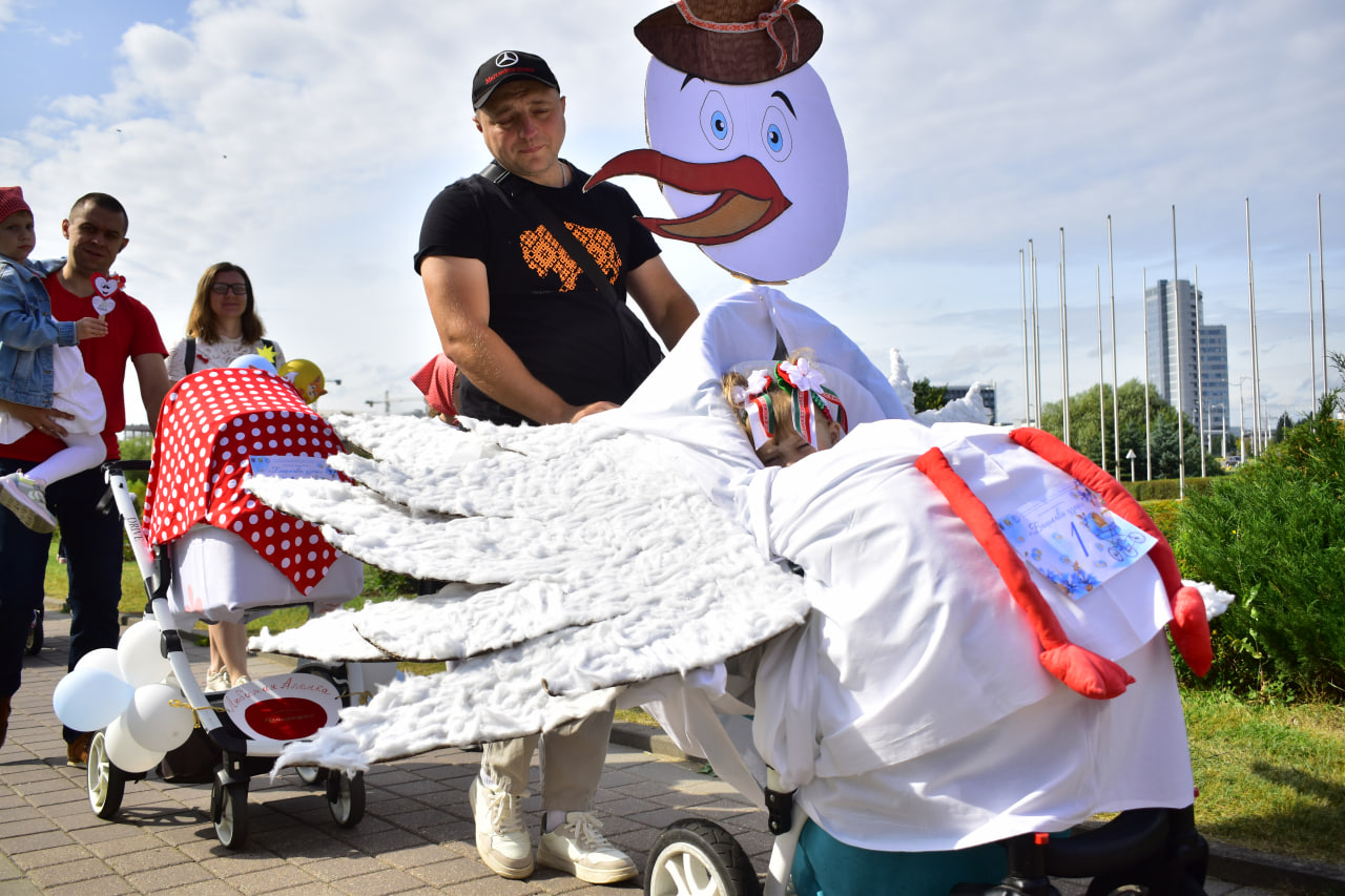 парад колясок