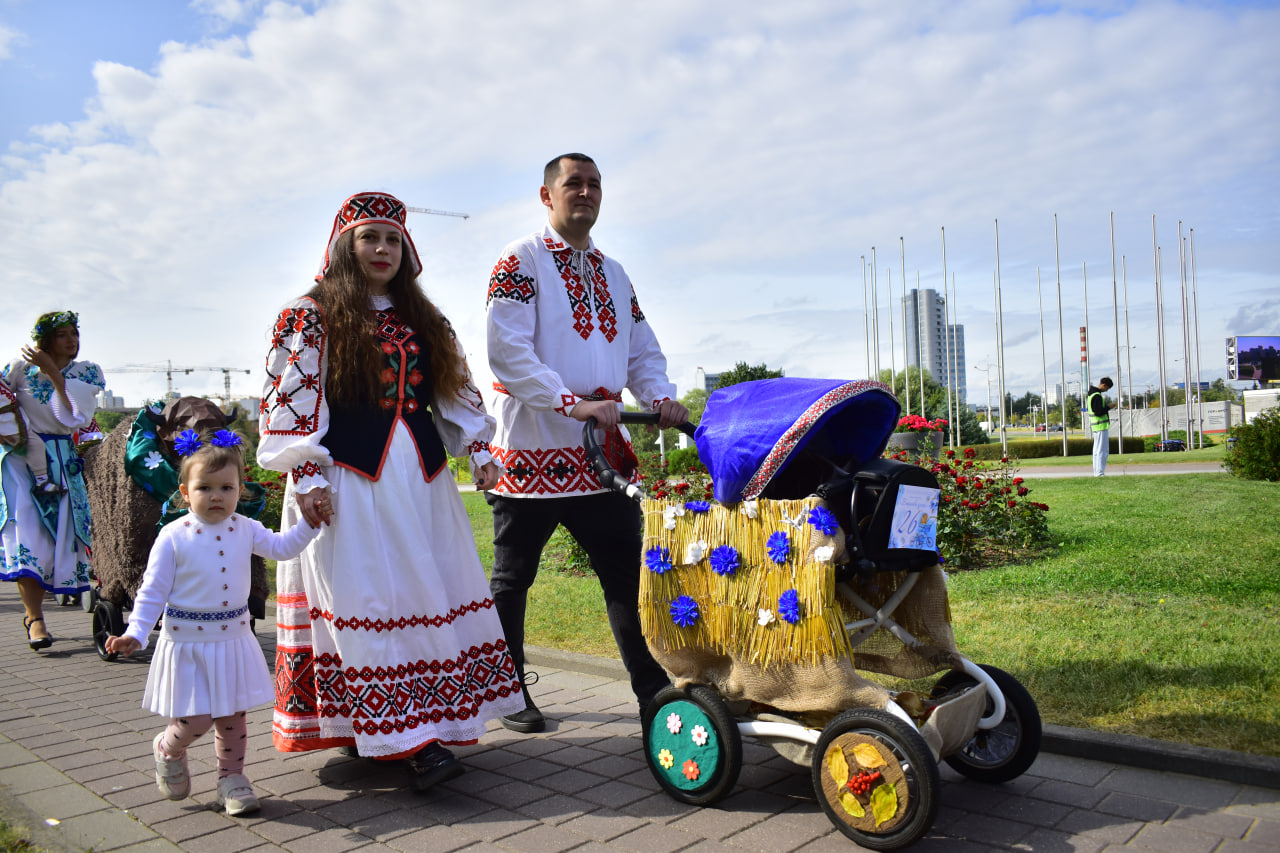 парад колясок