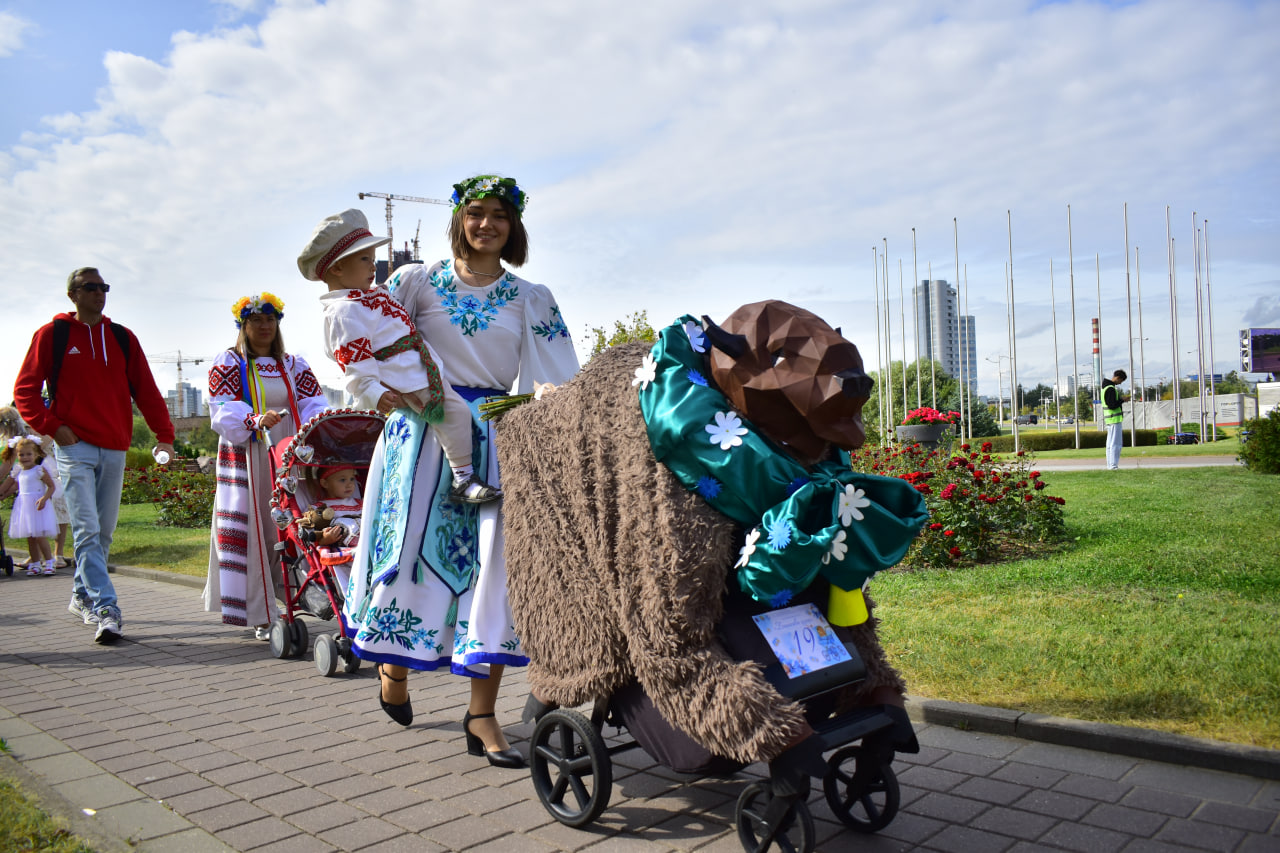 парад колясок