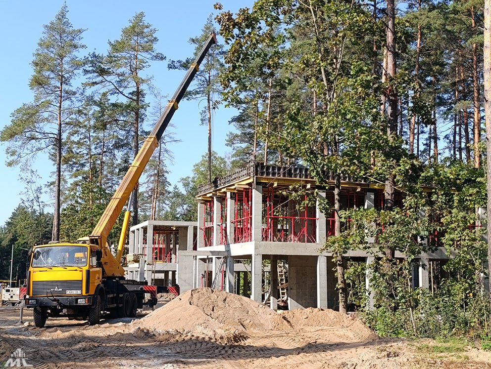 Уютный стройка