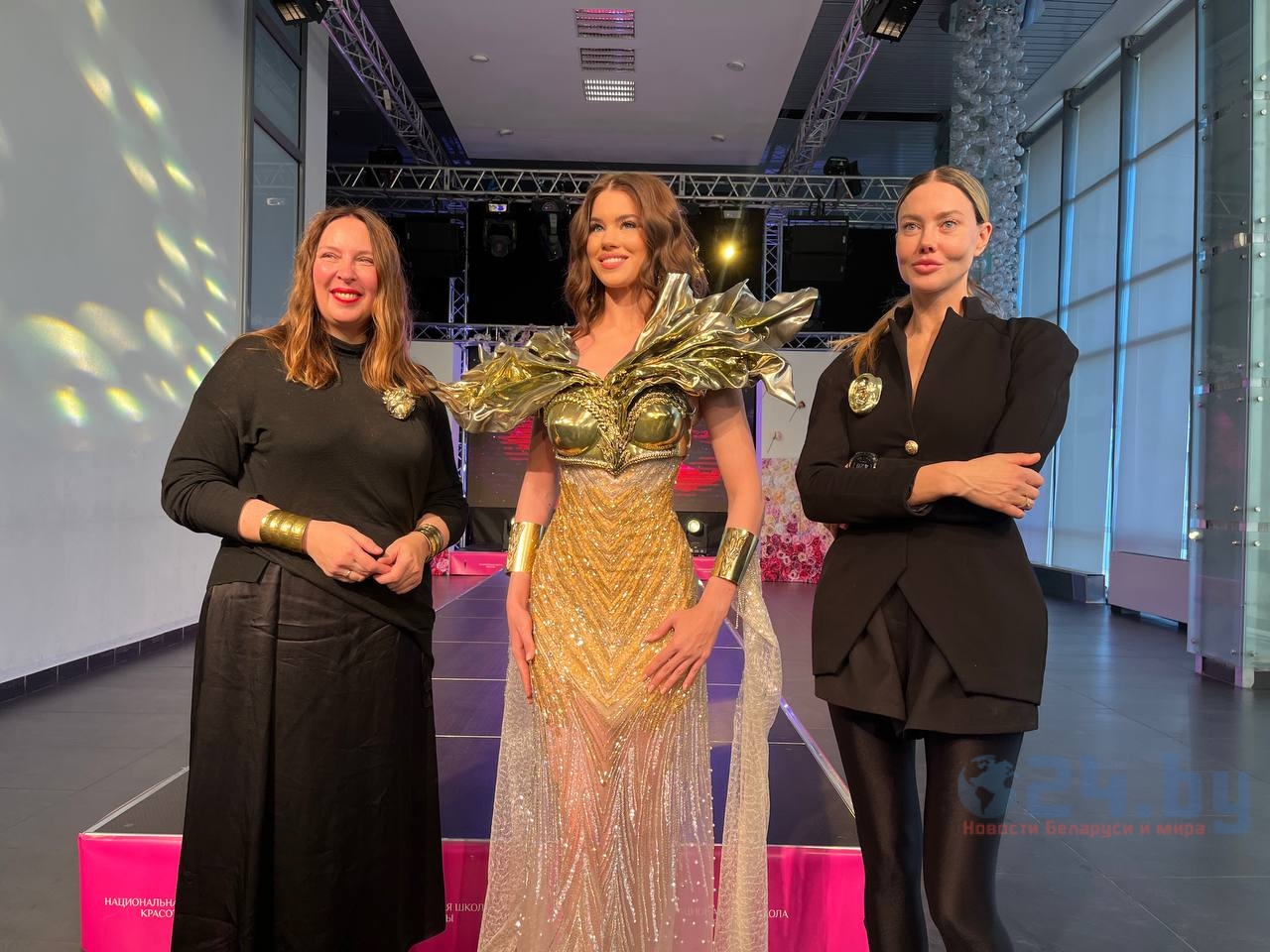 Алена Кучерук с дизайнерами 