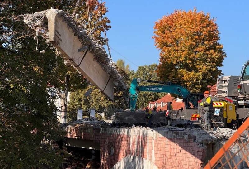 ремонт моста в центре города Гродно 