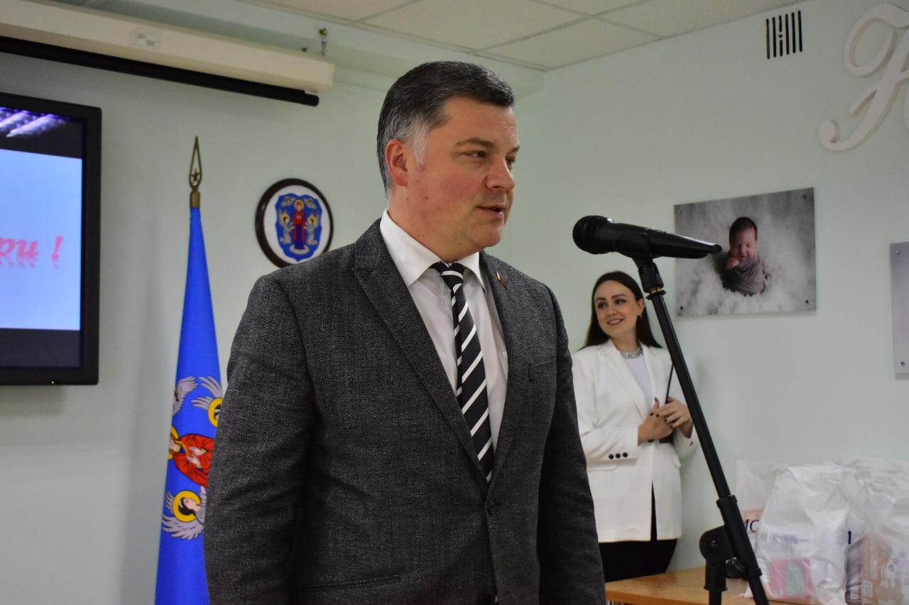 Виктор Аносов