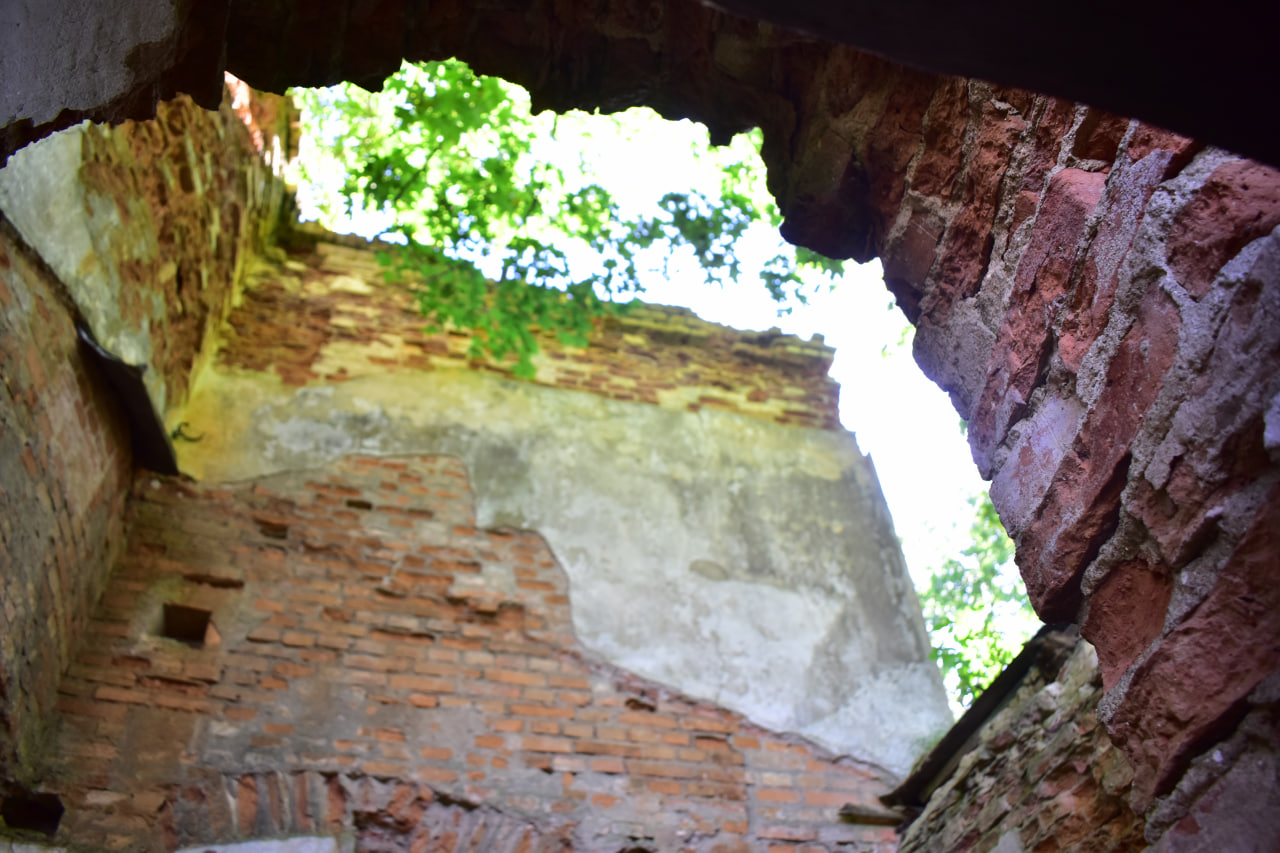 Дуброво руины костела