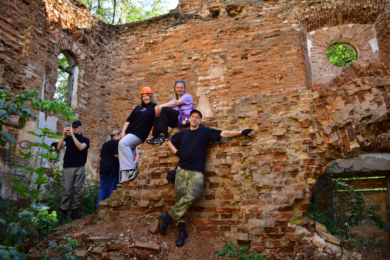 Дуброво храм руины 