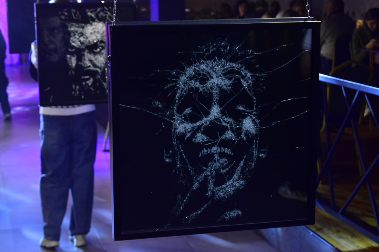 картина на стекле Роман Бондарь