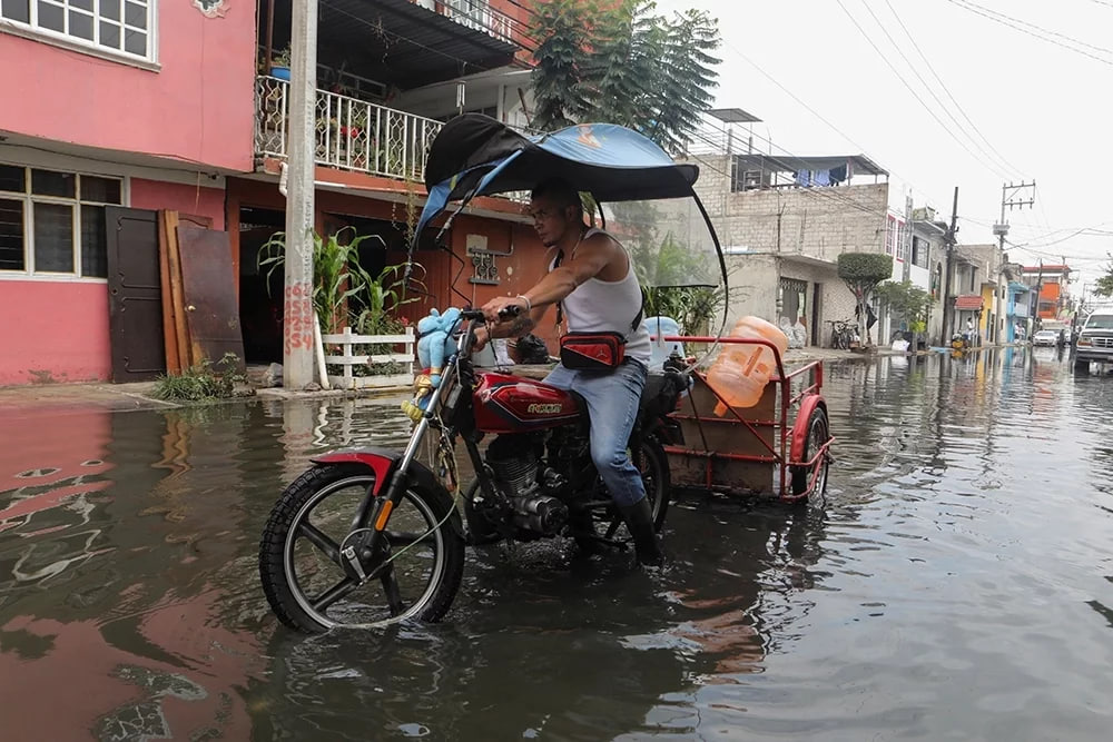 Мексика наводнение люди