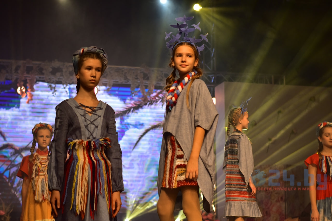 модель показ мод