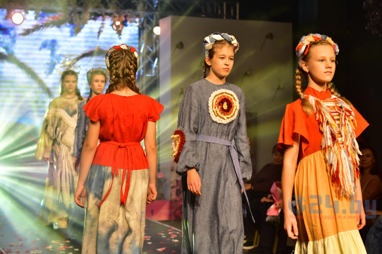 модель показ мод