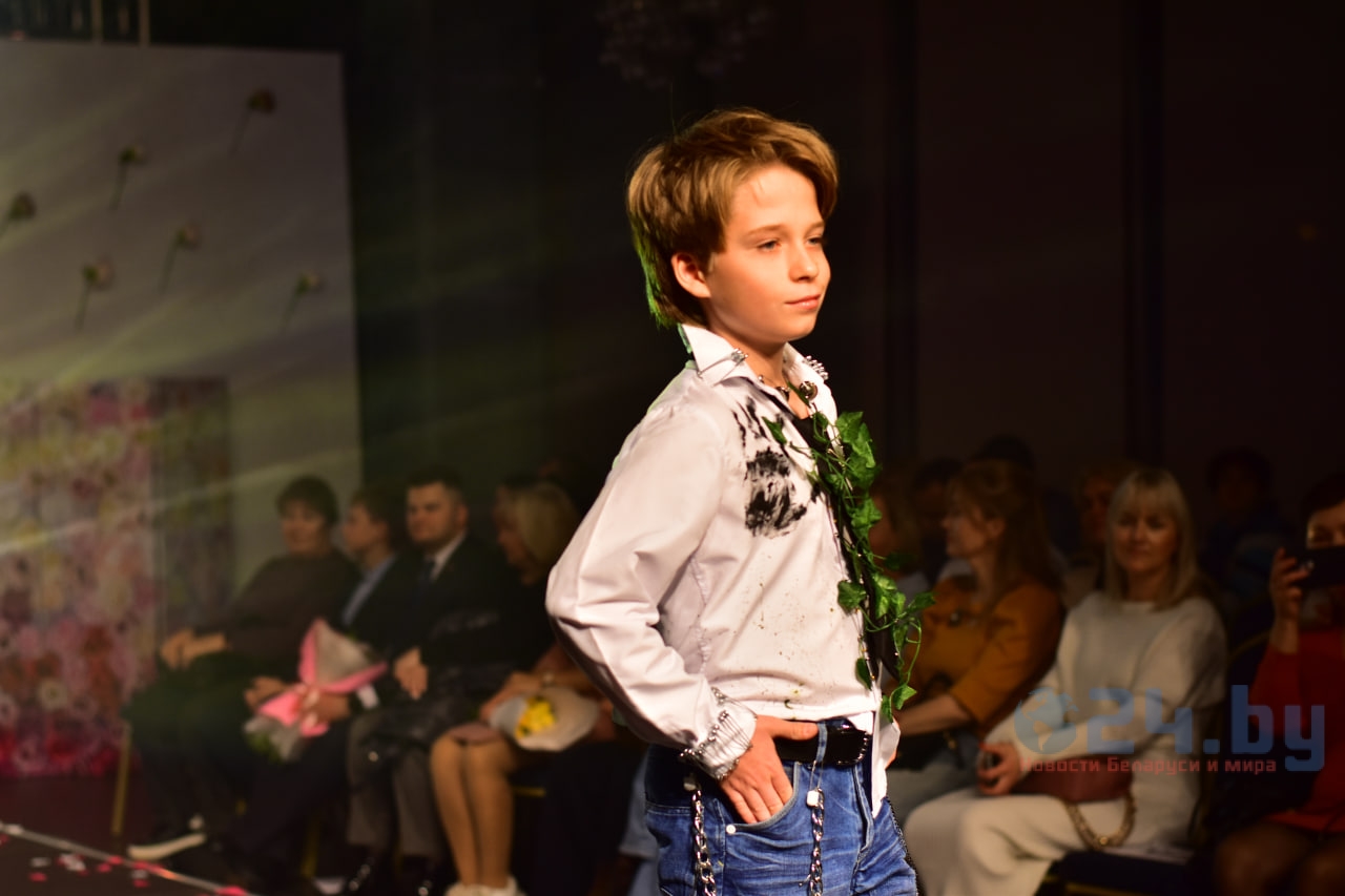 модель показ мод